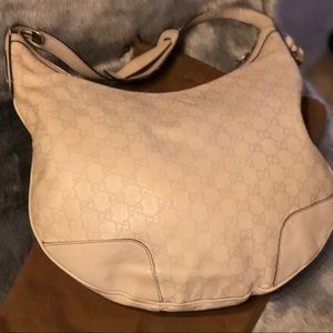 Authentic! Gucci Cream Hobo W/duster